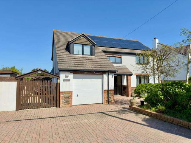 Farm for sale in Pendoggett, Cornwall