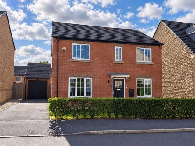 Farm for sale in Gilroyd, Barnsley