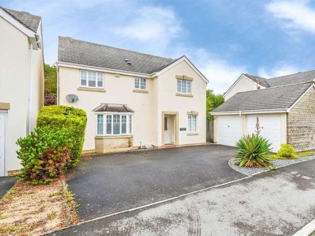 Farm for sale in Penllyn, Ystradowen