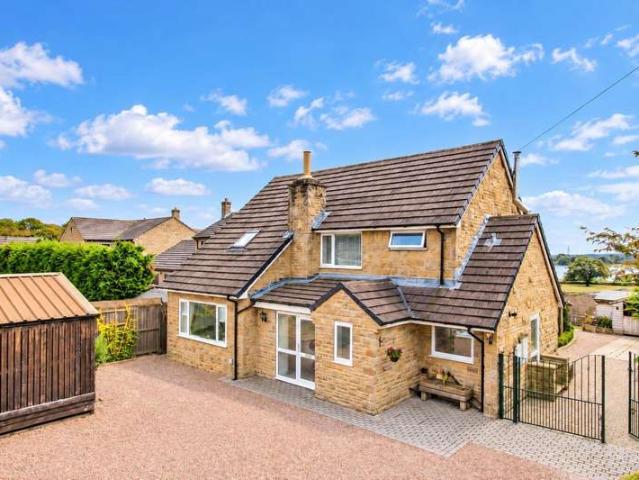 Farm for sale in West Ardsley, Tingley