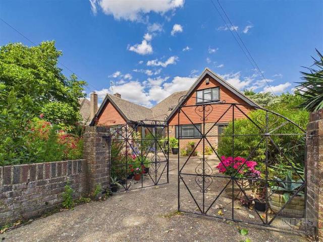 Farm for sale in Collington, Heathlands