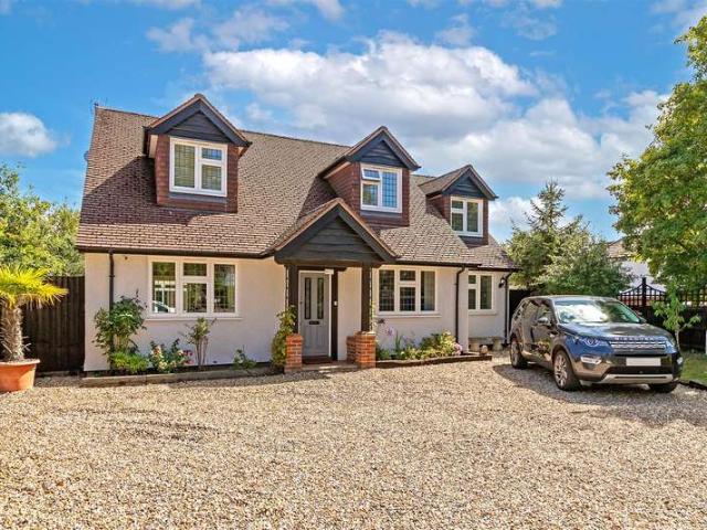 Farm for sale in How Wood, Five Acres