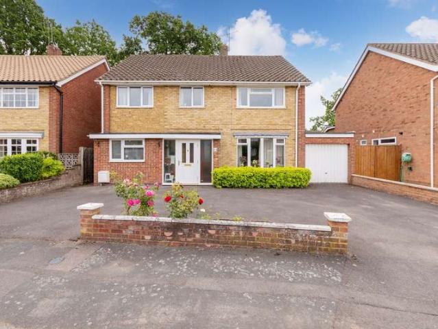 Farm for sale in Cox Green, Maidenhead