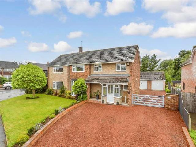 Farm for sale in Eden Village, Oad Street