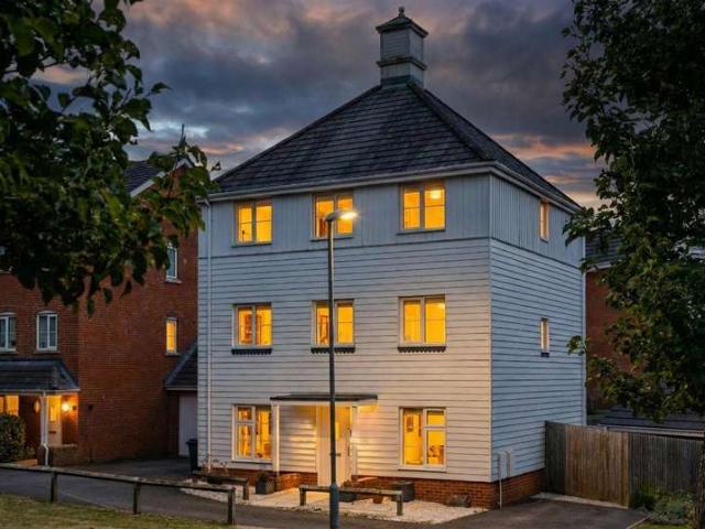 Farm for sale in Ansty and Staplefield, Perryfields