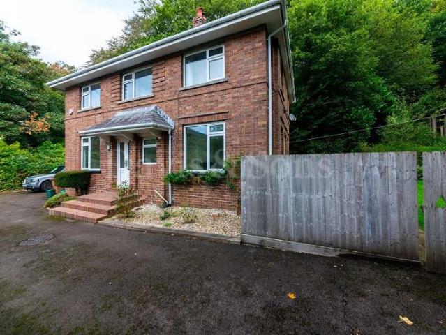 Farm for sale in Llan-fach, Gwyddon