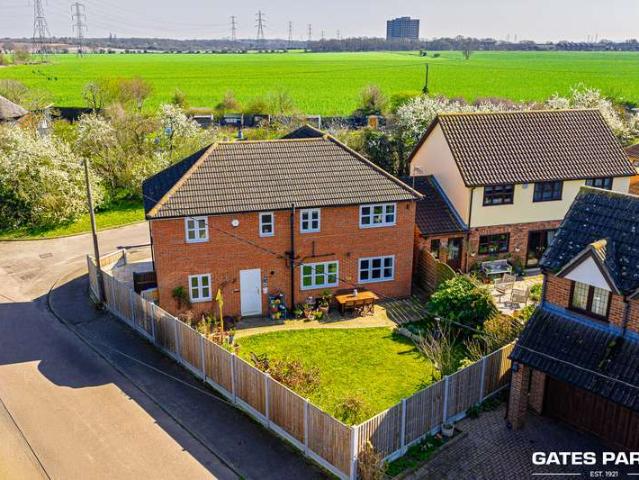 Farm for sale in Orsett Heath, Chadwell St Mary