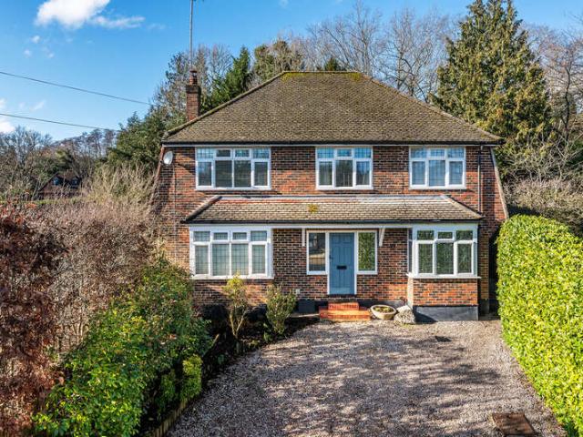 Farm for sale in Oxted, Hillview