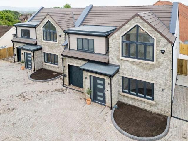 Apartment for sale in Calderstones