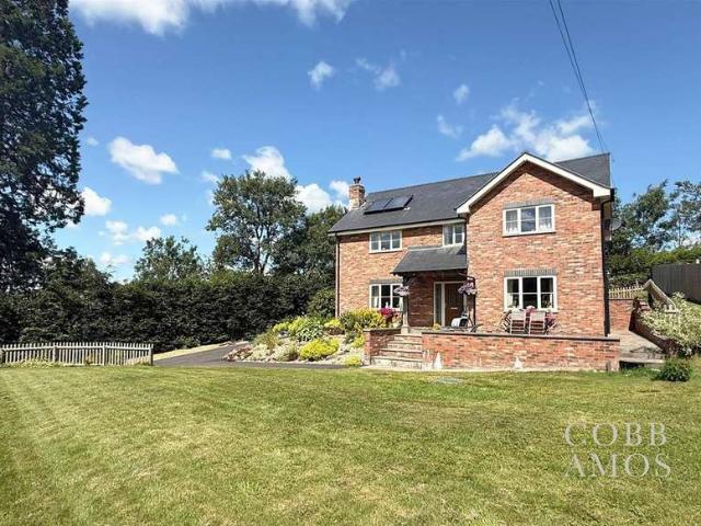 Farm for sale in Llanfihangel Rhydieithon, Wales
