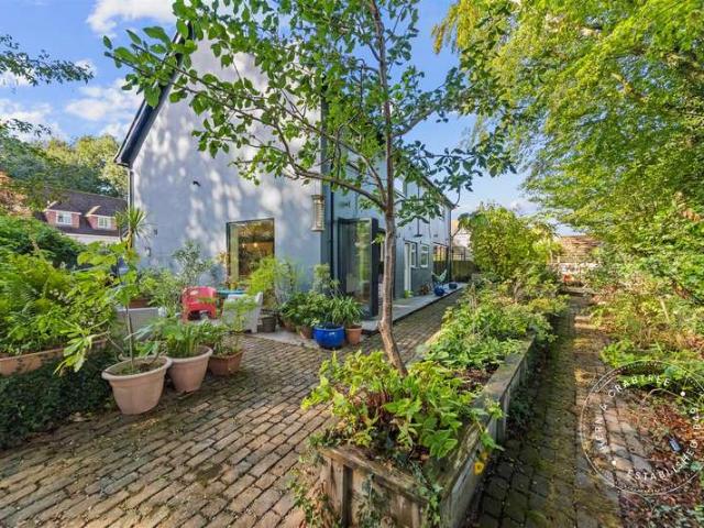 Farm for sale in Falcon Lodge, Wales