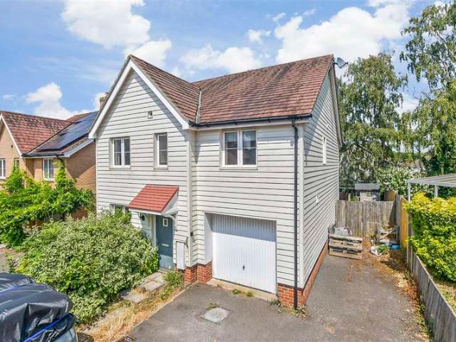 Farm for sale in Willesborough, Bridgefield