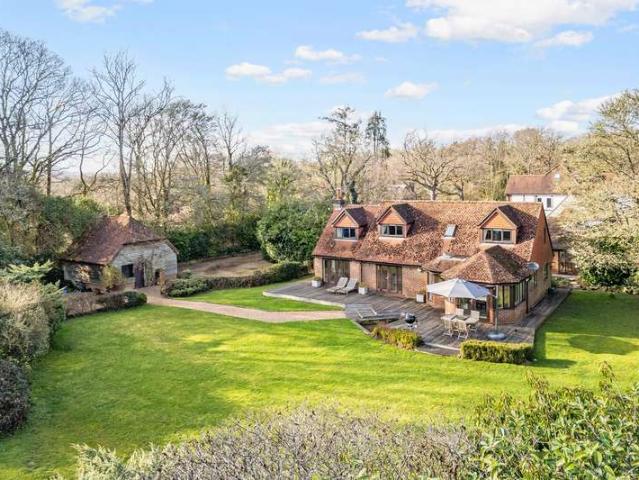 Farm for sale in Fole, Surrey