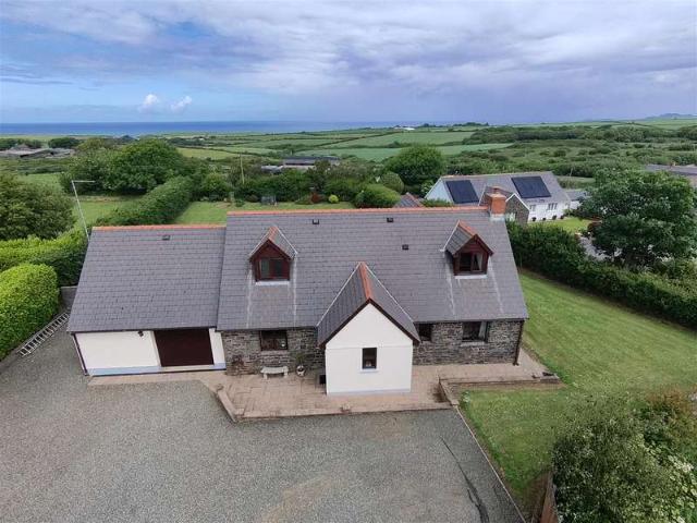 Farm for sale in Mesur-y-dorth, Llandeloy