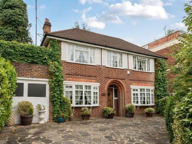 Farm for sale in Woodside Park, Greater London