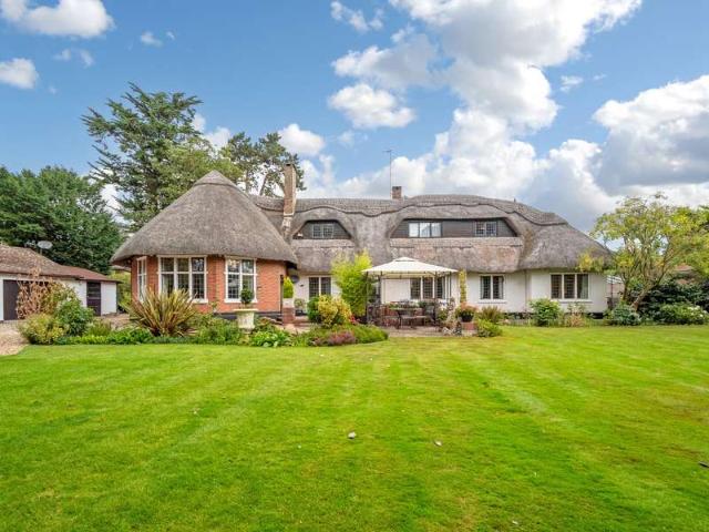 Farm for sale in New Bilton