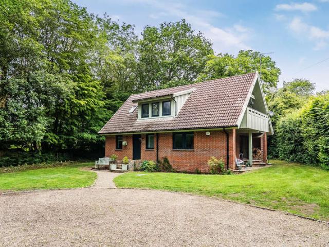Farm for sale in Oxted, Hillview
