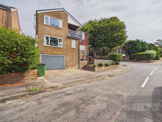 Farm for sale in Broomgrove, Guestling Green