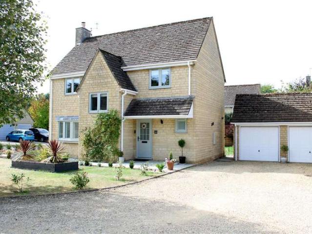 Farm for sale in Stanton St. Quintin, Stanton St Quintin
