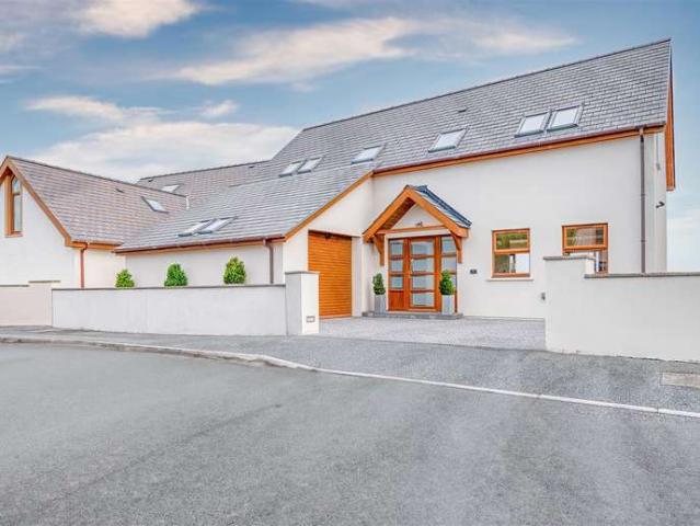 Farm for sale in Pembroke Dock, Wales