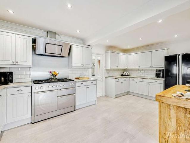 Farm for sale in North Shoebury, Alton Barnes