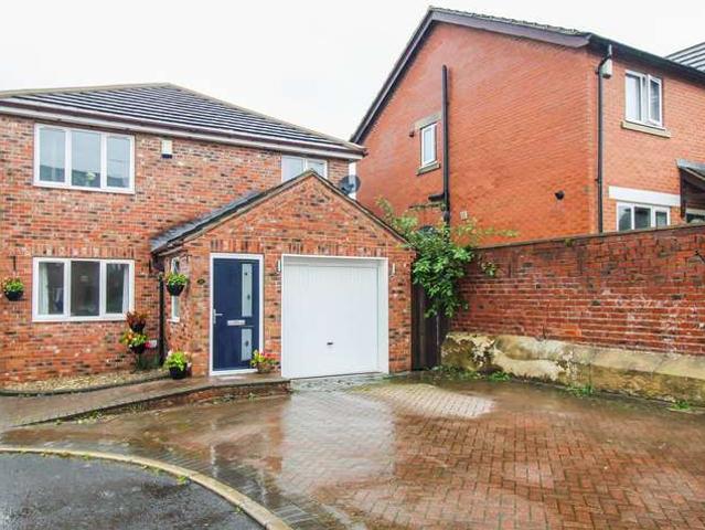 Farm for sale in Chickenley, Dewsbury