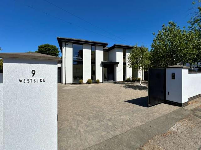 Farm for sale in Formby, Freshfield