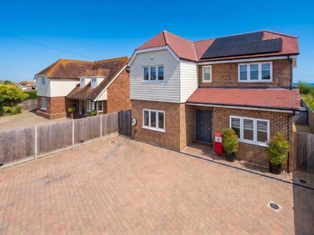 Farm for sale in Beltinge, The Bridge