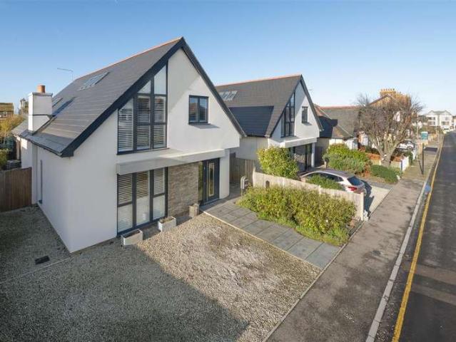 Farm for sale in Kingsdown Park, The Bridge
