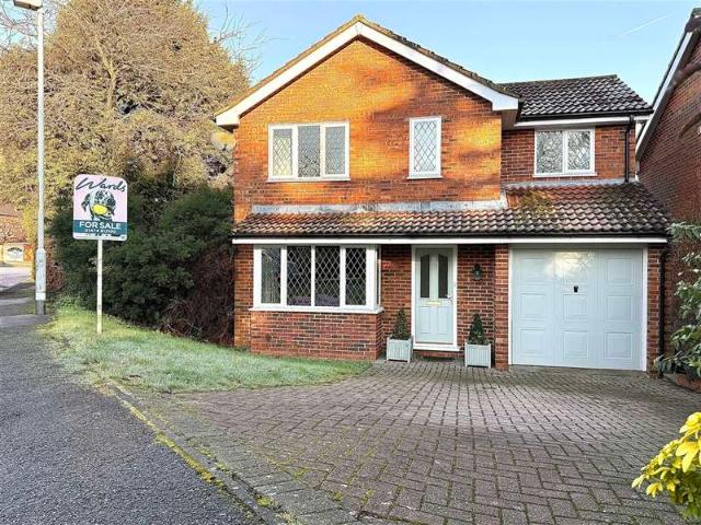 Farm for sale in Hook Green, Hamerton