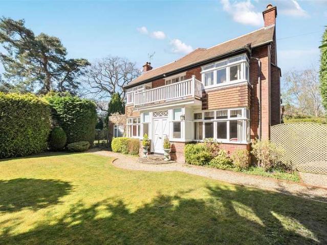 Farm for sale in Finchampstead, Crowthorne