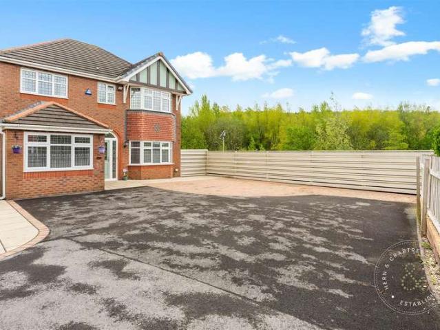 Farm for sale in Falcon Lodge, Wales