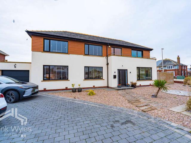 Farm for sale in Squires Gate, Blackpool