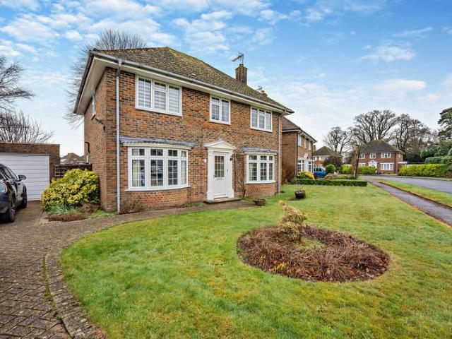 Farm for rent in Perryfields, West Sussex