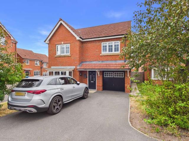 Farm for sale in Burtonwood and Westbrook, Warrington