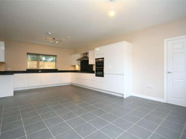 Farm for rent in Ewens Farm, Golden Valley