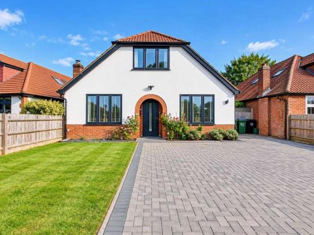 Farm for sale in Aston Clinton, Buckinghamshire