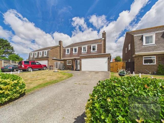 Farm for sale in Little Common, Heathlands