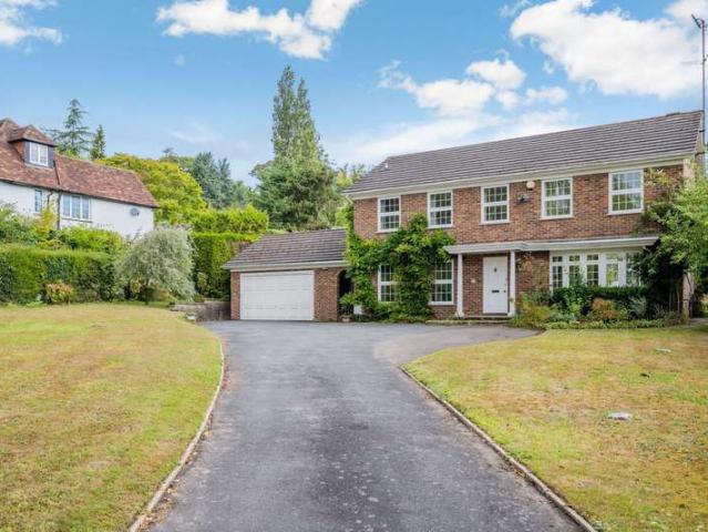 Farm for sale in Oxted, Hillview