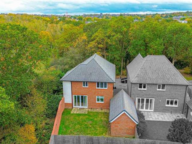 Farm for sale in Laindon, Essex