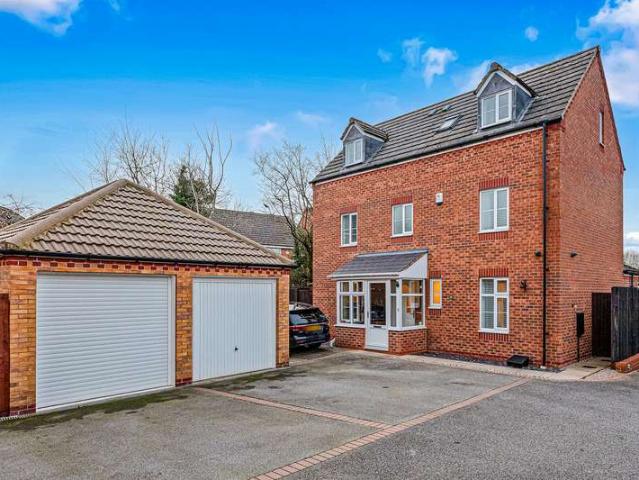 Bungalow for sale in Leagrave, Luton