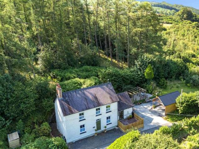 Farm for sale in Llanfair-ar-y-Bryn, Wales