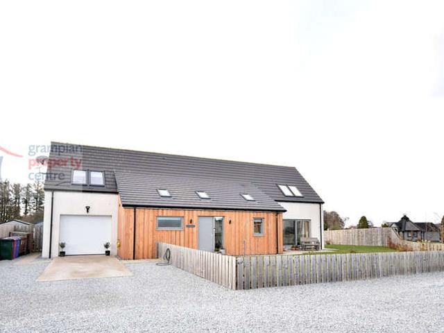 Farm for sale in Lhanbryde, Scotland