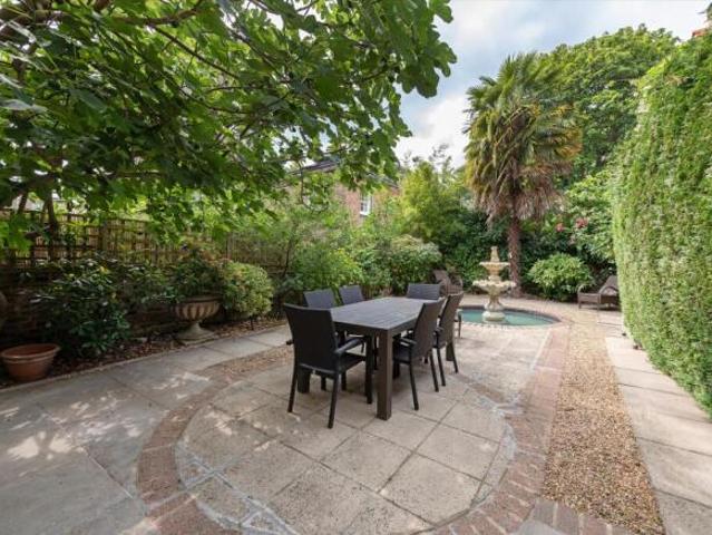 Property for rent in Cat Hill