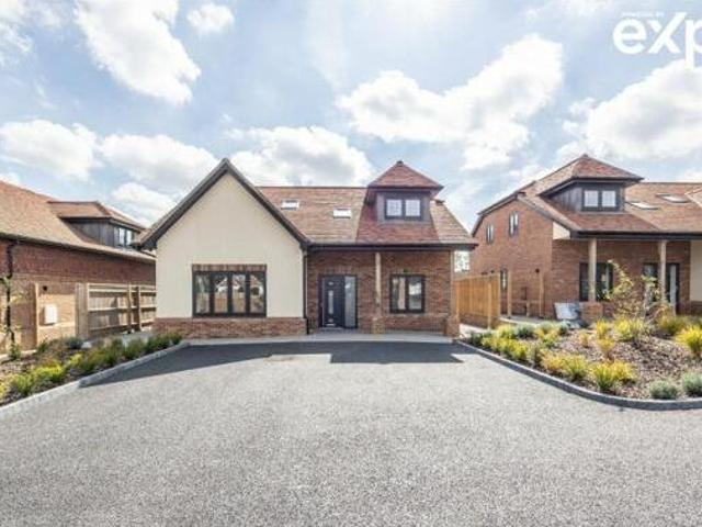 House for rent in Lyons, Greater London