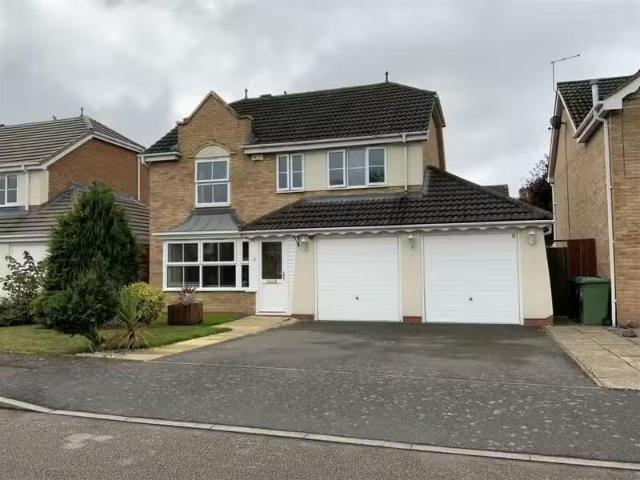 House for rent in Kenton, Greater London