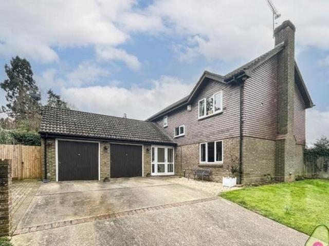 House for rent in Ascot