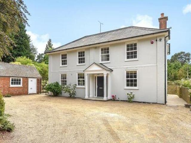 House for sale in Ascot