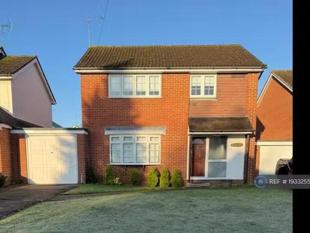 House for rent in Navestock Side, Essex