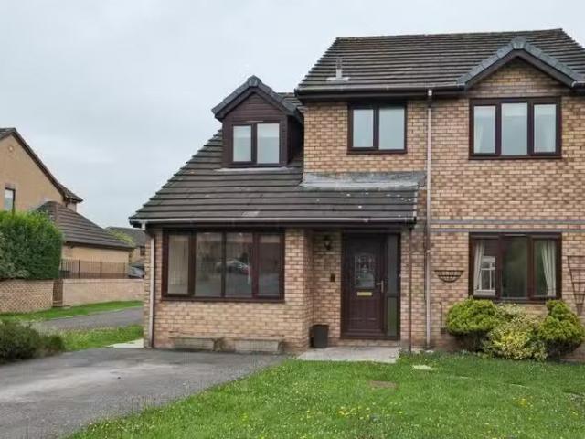 House for rent in Oakenshaw, Backburn